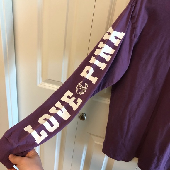 VS Pink Long-Sleeve Tee! 💜 - Picture 4 of 4